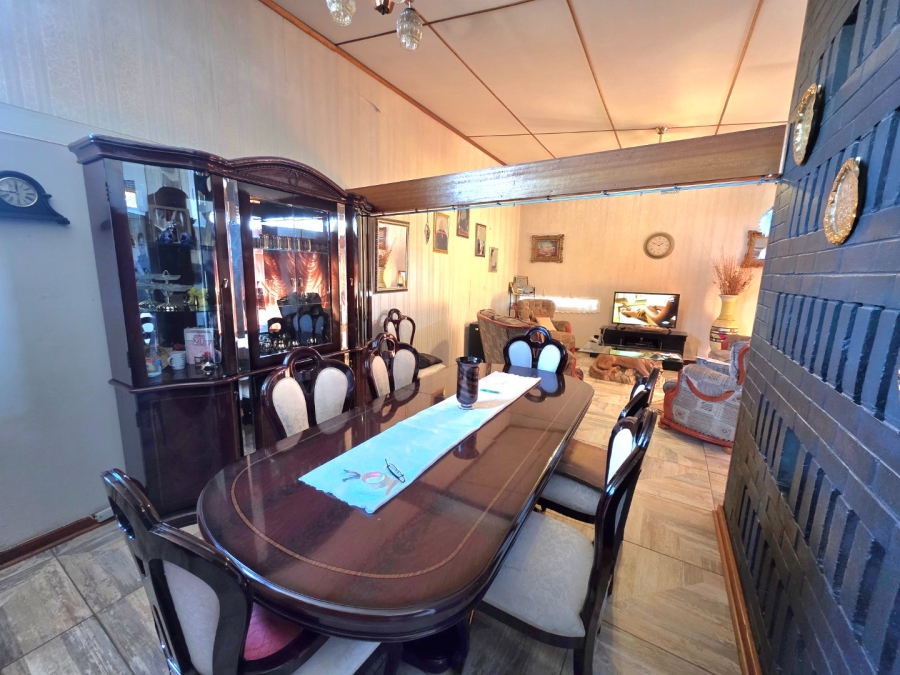 5 Bedroom Property for Sale in Jordania Free State